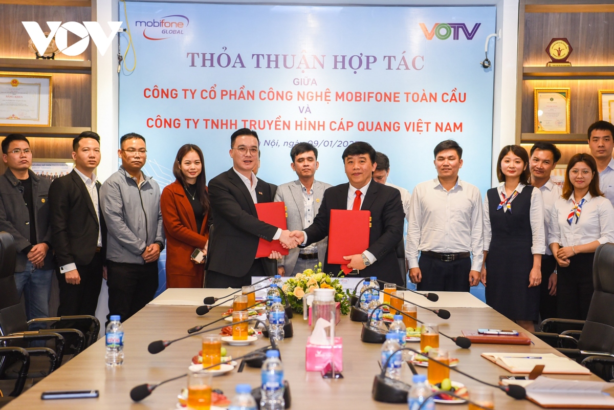 Truyền hình Cáp quang Việt Nam ký thỏa thuận hợp tác viễn thông với MobiFone Toàn Cầu